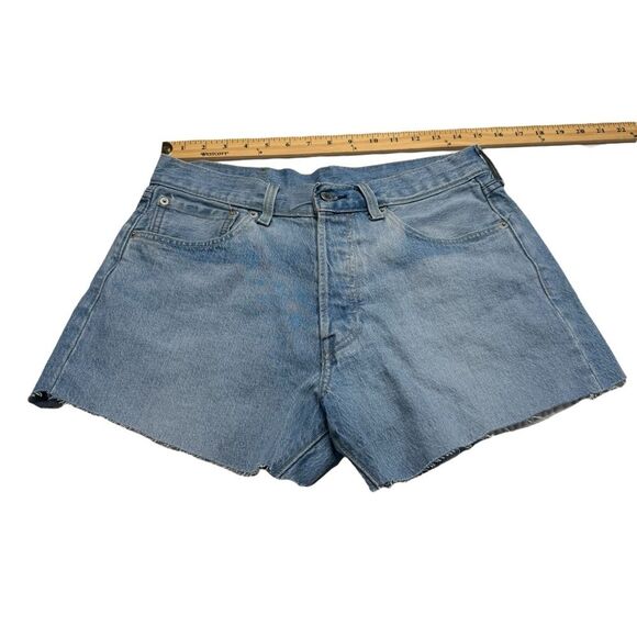 Levi’s 501 Cut Offs Shorts Light Wash Sz 31 - Picture 6 of 13